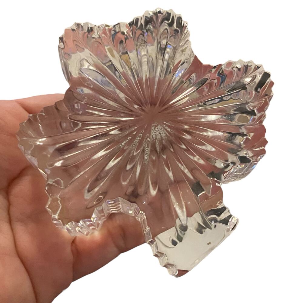 Vintage Galway Irish Crystal Clover Shamrock Art Paperweight 3.25”